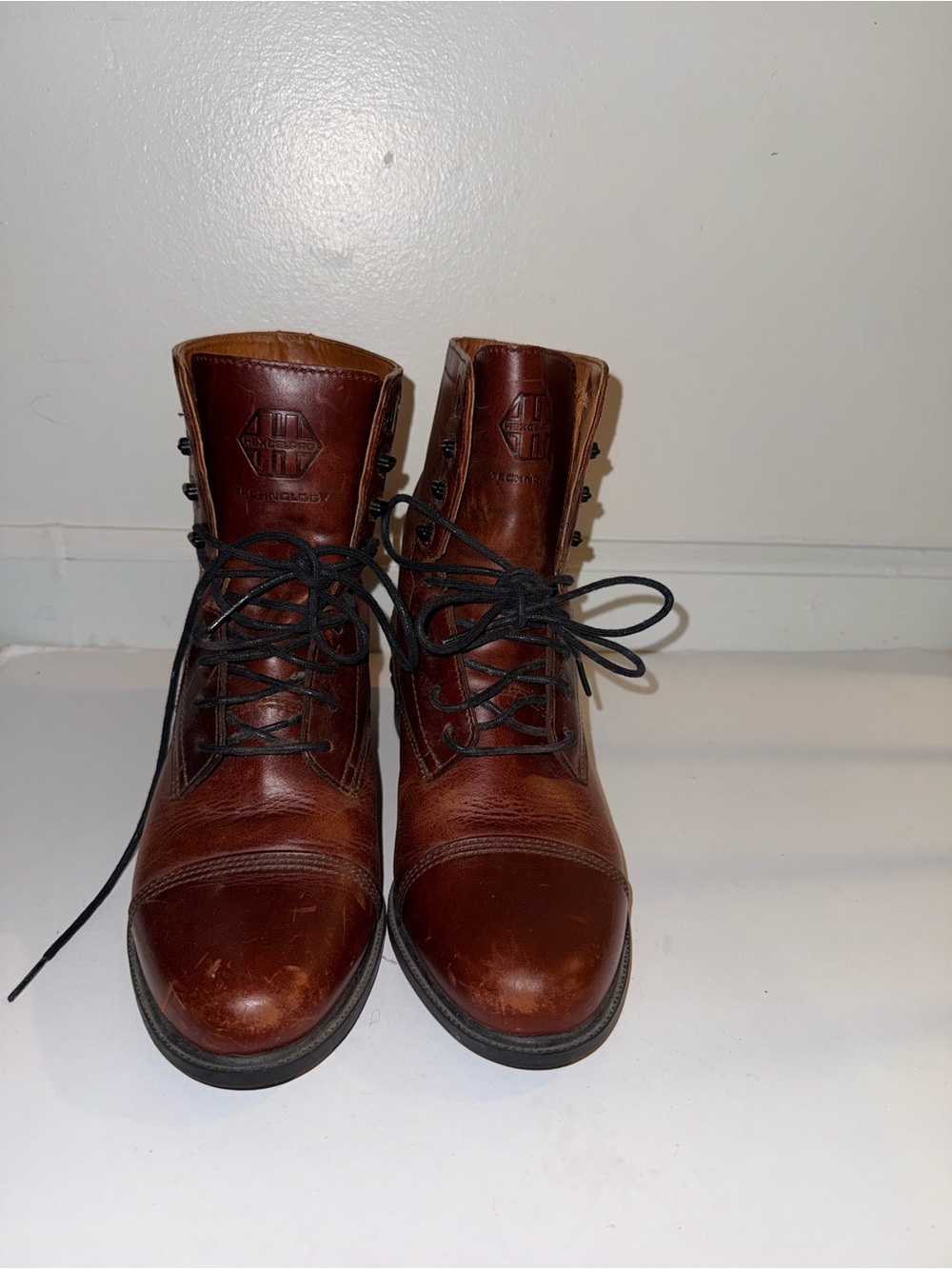 Ariat Chestnut Brown Leather Lace-Up Ankle Boots
